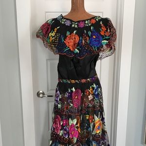 Traditional Chiapas Dress Set 2 Piece Hand Embroidered Circle Skirt & Blouse M